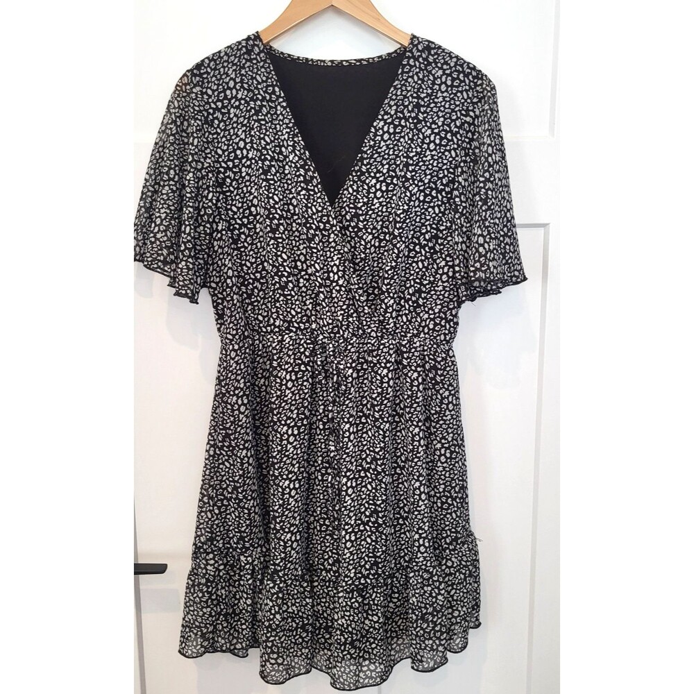 Womens Black White Animal Print Dress V Neck Flutter Sleeve Chiffon Medium